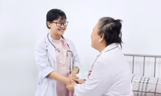 'Đau như lưng bị gãy ra' cảnh báo chấn thương cột sống nguy hiểm