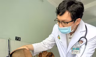 Bị đạn ná bắn xuyên từ mắt vào hộp sọ, bé trai nguy kịch tính mạng