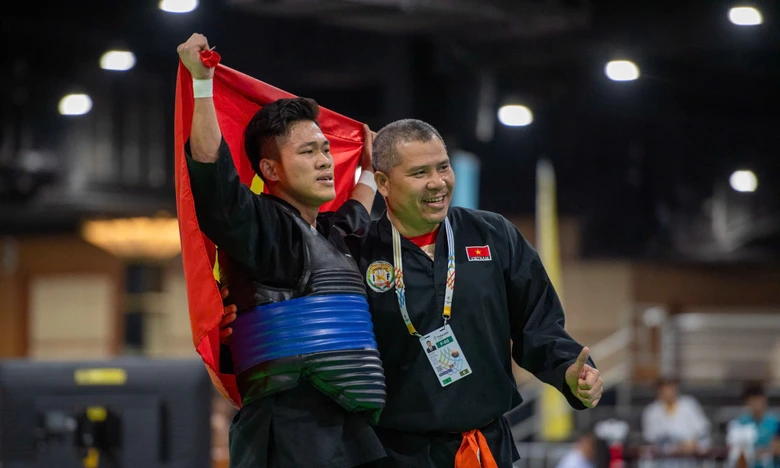 Võ sĩ Nguyễn Tấn Sang bật khóc kể về động lực giành HCV sau khi bị đối thủ chơi xấu