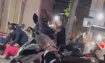 [Clip] Mâu thuẫn mua bán, cô gái bị người đàn ông đánh đập dã man trên đường