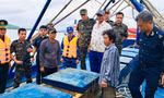 Tàu cá vận chuyển 30.000 lít dầu lậu trên biển TPHCM