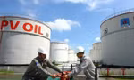 Tiền nhập xăng dầu tăng tới 200% trong nửa đầu tháng 4