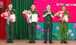 Vàng và xe máy 2 đối tượng bỏ lại.