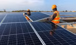 Doanh nghiệp loay hoay trong 'ma trận' thủ tục điện mặt trời mái nhà 
