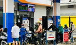 Lo đóng cửa cây xăng khi Hà Nội cấm xe máy trong vành đai 1