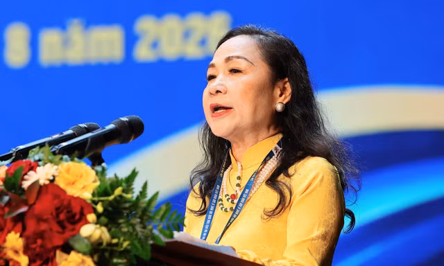 NSND Trịnh Thúy Mùi tái đắc cử Chủ tịch Hội Nghệ sĩ sân khấu Việt Nam 