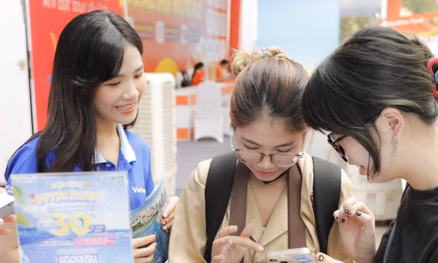 'Cháy' tour du lịch dịp 30/4, đi nước ngoài rẻ hơn nội địa