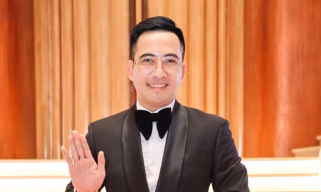 Đạo diễn Hoàng Công Cường khuyên thí sinh Hoa hậu Việt Nam 'là chính mình' ở phòng phỏng vấn kín