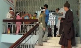 Kết luận vụ người nhà tố bác sĩ rồi mang di ảnh tới Trung tâm y tế ‘trục vong’