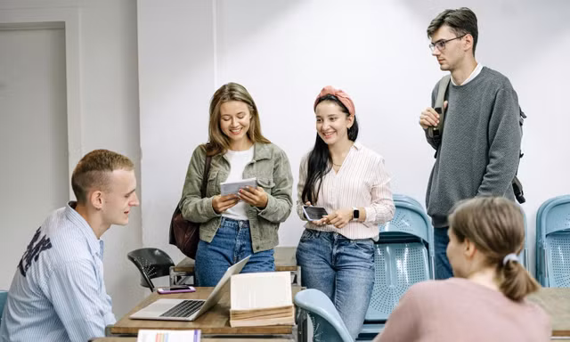 "Vì nó khó, nên bạn còn phần": Truyền động lực cho các bạn trẻ đi học, đi làm