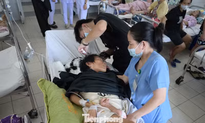 Những cây kéo nghĩa tình bên giường bệnh 