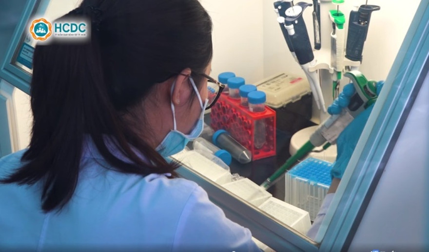 Xét nghiệm COVID-19 tại TPHCM (ảnh: HCDC)