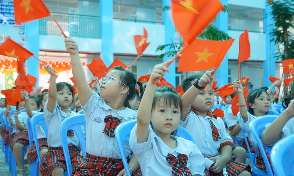 Học sinh Trường Tiểu học Trần Đại Nghĩa trong ngày khánh thành trường