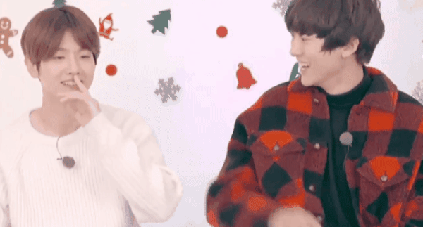 Có thể thấy các thành viên khác phản ứng cực nhanh nhạy khi thấy Chanyeol định ra tay.