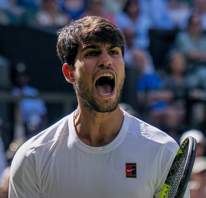 Carlos Alcaraz có 3 lần liên tiếp tiến vào trận chung kết Wimbledon. gvlok0nwaaesimi.jpg
