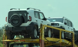 Toyota Land Cruiser cỡ nhỏ lộ diện trên phố trước ngày ra mắt