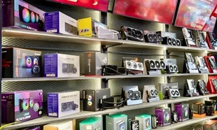 Giá linh kiện máy tính tăng vọt, nhiều người mang đồ cũ đi bán ‘chốt lời’ gấp đôi