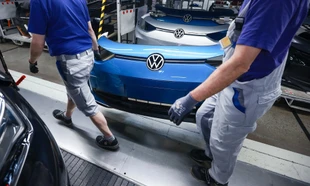  Doanh số không như kỳ vọng các hãng xe điện tìm hướng đi mới 