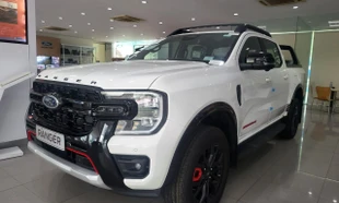 Ford Ranger bị mẫu xe mới ra mắt soán ngôi