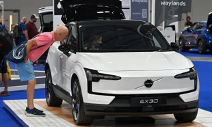 Nhiều nước cắt hỗ trợ, lượng tiêu thụ xe điện toàn cầu lao dốc