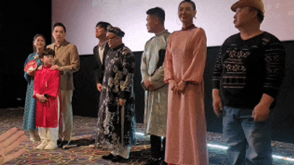 Tổng giám đốc Lotte Entertainment quỳ gối kêu gọi ủng hộ phim Mùi phở tại Hà Nội
