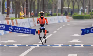 Robot AI phá kỷ lục thế giới bán marathon của Jacob Kiplimo