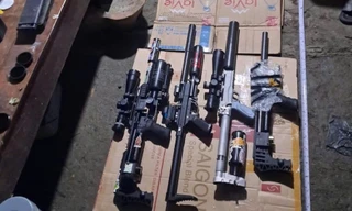 Bắt 4 đối tượng chế tạo, mua bán súng 