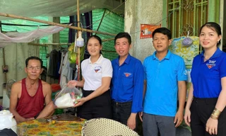 Đoàn thanh niên xã 7 năm bán vé số gây quỹ lan tỏa yêu thương