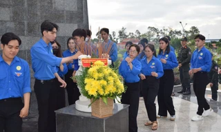 Sinh viên Đại học An Giang tri ân anh hùng liệt sĩ
