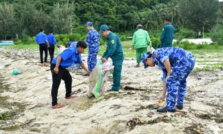 Tuổi trẻ Cảnh sát biển 4 xung kích trong chương trình 'Cảnh sát biển đồng hành với ngư dân'