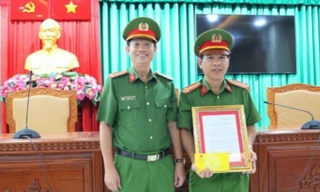 Phá nhanh vụ trộm hơn 10 cây vàng, Công an phường Long Xuyên được Bộ Công an khen thưởng