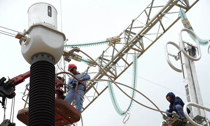 Cận cảnh đại công trình thu nguồn điện ở Tây Bắc dẫn về xuôi