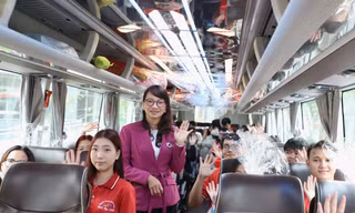 Bạn trẻ về quê trên Hành trình mùa xuân, đón Tết sum vầy, ấm tình thầy trò ở ký túc xá