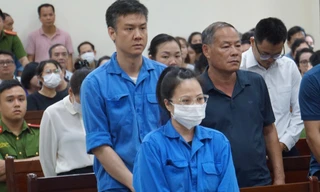 Cựu cán bộ Hải quan Hải Phòng trả lời vòng vo về tỷ lệ chia chác tiền 'thông quan' gỗ lậu 