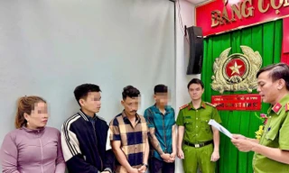 Lợi dụng lỗ thoát nước, nhóm công nhân tuồn vật tư trị giá hàng trăm triệu đồng ra khỏi công trình