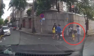 Nam sinh co giật sau trận ẩu đả giữa giao lộ ở TPHCM