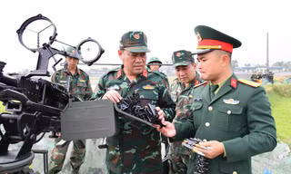 Chiến sĩ Sư đoàn chủ lực 324 chắc tay súng trong những ngày đón Xuân 