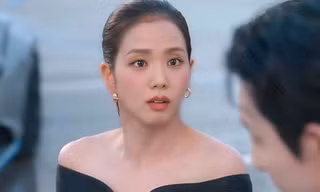 Jisoo (BlackPink) tiếp tục bị chê