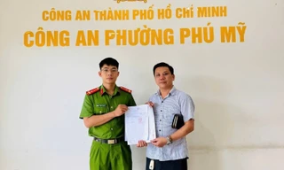 Bất ngờ nhận 100 triệu đồng từ tài khoản lạ, người đàn ông ở TPHCM đến công an cầu cứu 