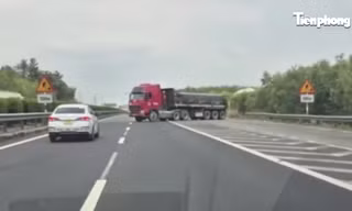 Rùng mình xe đầu kéo 'diễn xiếc' trên cao tốc TPHCM – Long Thành – Dầu Giây