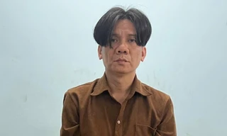 Bắt đối tượng vào tiệm vàng ở trung tâm TPHCM cướp giật