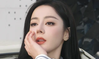 Địch Lệ Nhiệt Ba bị mắc kẹt ở Dubai