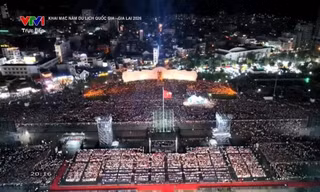 Biển người đổ về Quảng trường Nguyễn Tất Thành