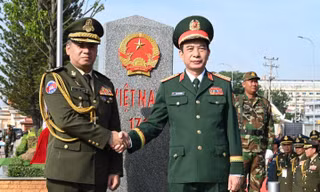 Đại tướng Phan Văn Giang cùng Đại tướng Tea Seiha chứng kiến tuần tra chung bảo vệ biên giới Việt Nam - Campuchia 