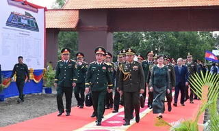 Bộ trưởng Quốc phòng Việt Nam và Campuchia dự khởi công xây dựng công trình hữu nghị Trường Tiểu học Sang Sovan