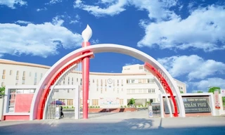 Trường THPT chuyên Trần Phú, Hải Phòng.