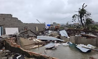 Bão số 10 suy yếu thành áp thấp, gió giật cấp 9 