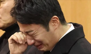 Dàn nghệ sĩ khóc nấc tiễn biệt 'ông nội quốc dân'