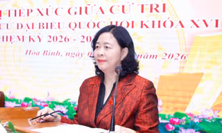 Chủ tịch Ủy ban Trung ương Mặt trận Tổ quốc Việt Nam Bùi Thị Minh Hoài tiếp xúc cử tri ở Phú Thọ