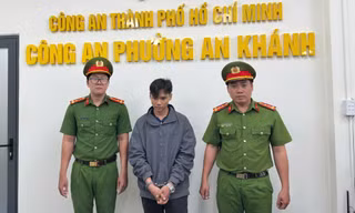 Dùng tài khoản cá nhân để né thuế, chủ doanh nghiệp xe máy bị khởi tố